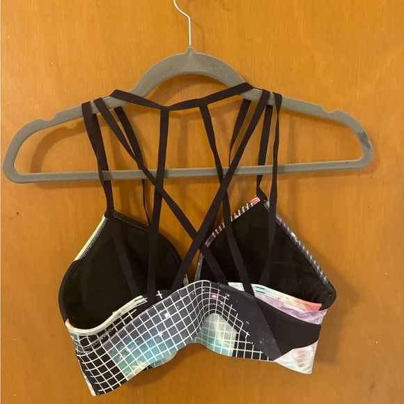 Strappy Sports Bra - Picture 4 of 4